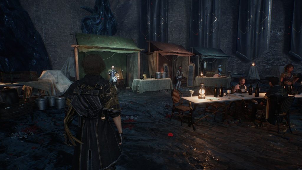 Торговые палатки на фестивале — обмен жетонов на стрижку Пучок, старый ключ и пиктос